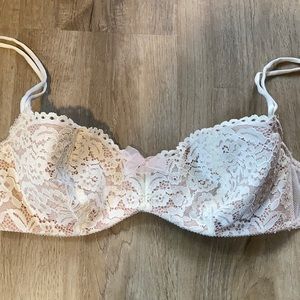 B. Tempt’d by wacoal ciao Bella balconette bra 36B lace cream